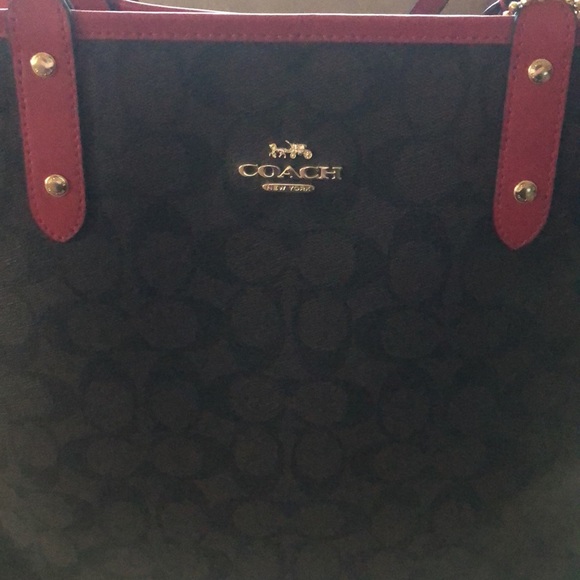 NWT - Coach city tote brown and red reversible to red also - Picture 6 of 6